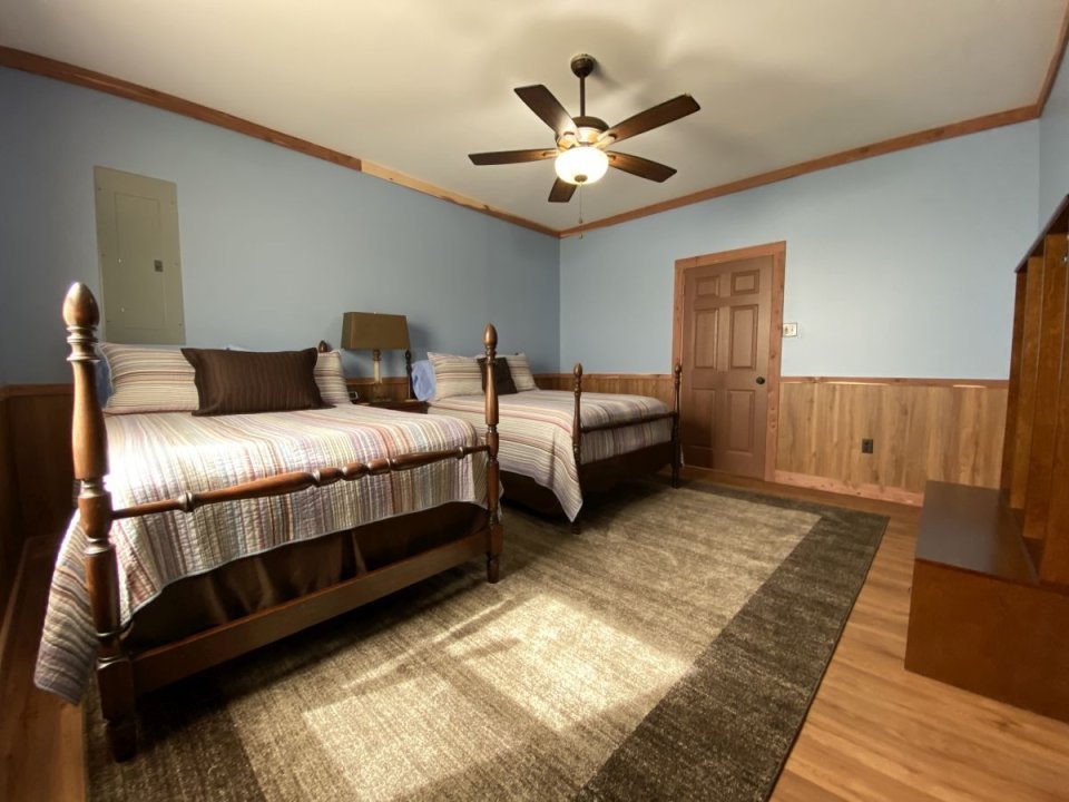 Tes Randal Jolly Photos