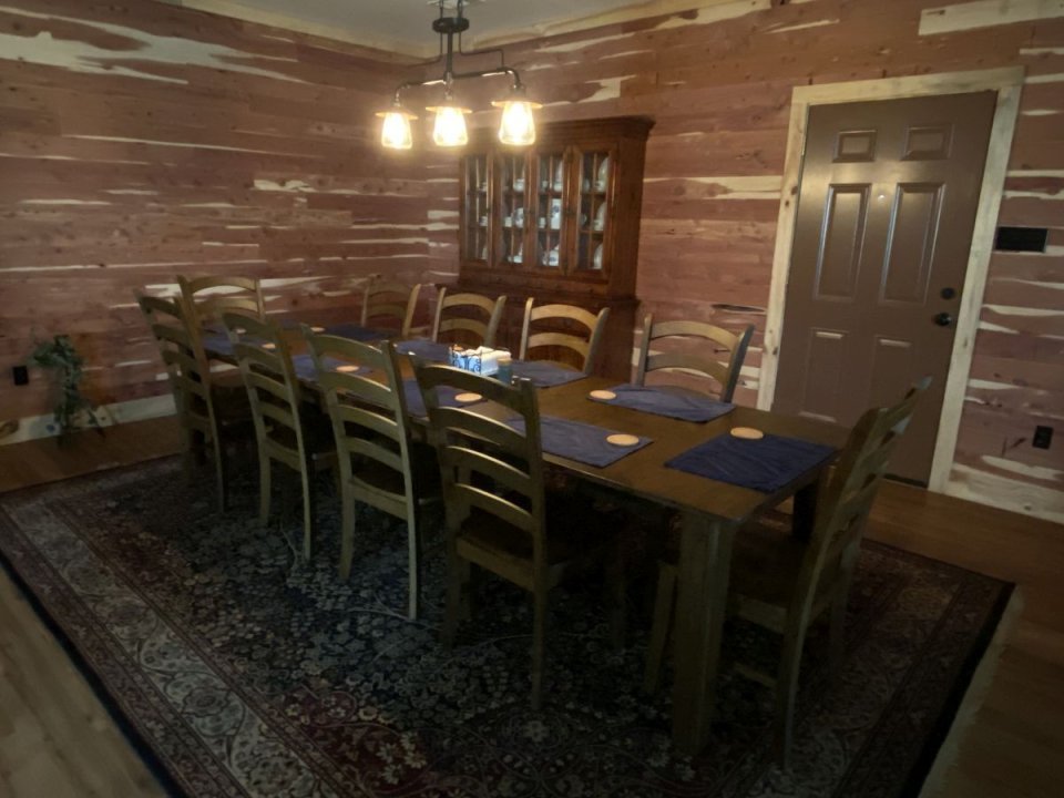 Tes Randal Jolly Photos