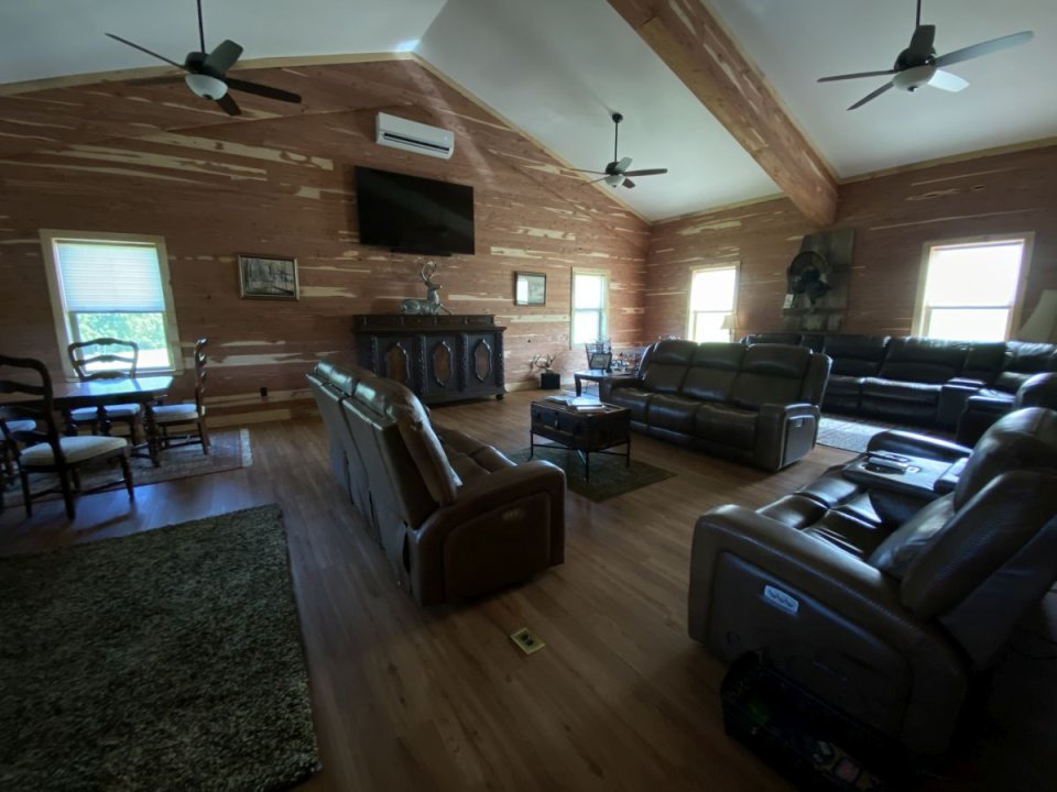 Tes Randal Jolly Photos